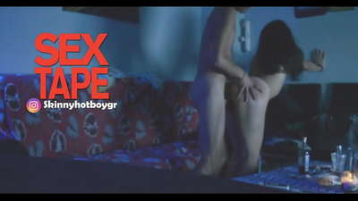 Bela lernejanino kun sia koramiko